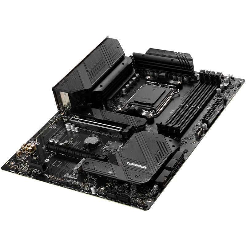 MSI MAG B650 Tomahawk WiFi hovedkort montert i PC