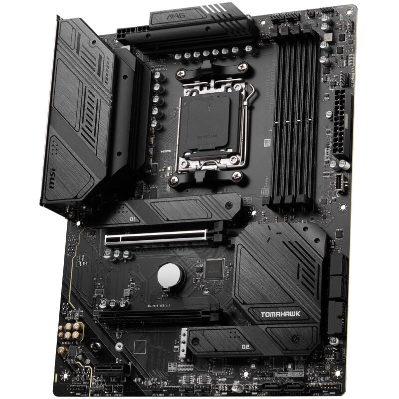 Oversikt av MSI MAG B650 Tomahawk WiFi hovedkort med tilkoblinger