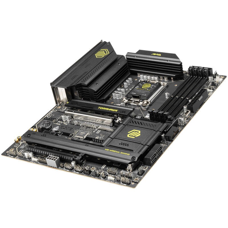 Nærbilde av RAM-spor på MSI MAG B860 Tomahawk WiFi