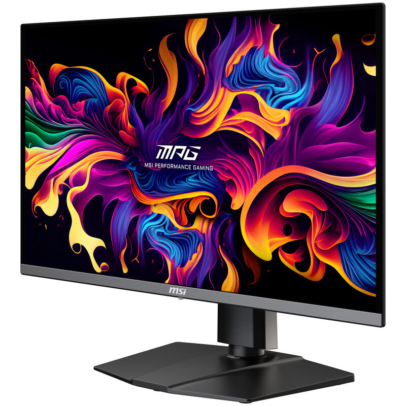 MSI MPG 272URXDE QD-OLED montert på skrivebord