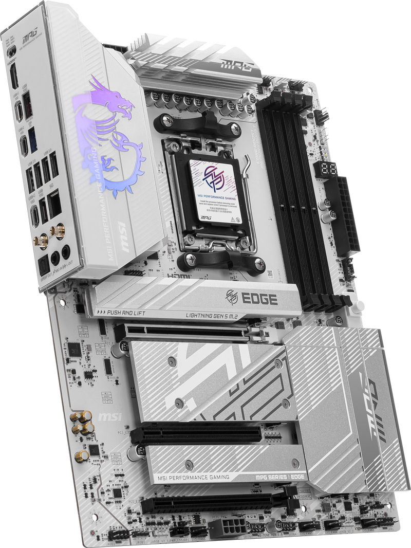 Nærbilde av PCIe-porter på MSI MPG B850 Edge TI WiFi
