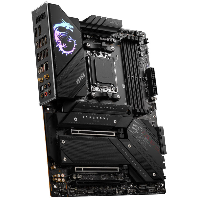 Bakside av MSI MPG X670E Carbon WiFi hovedkort