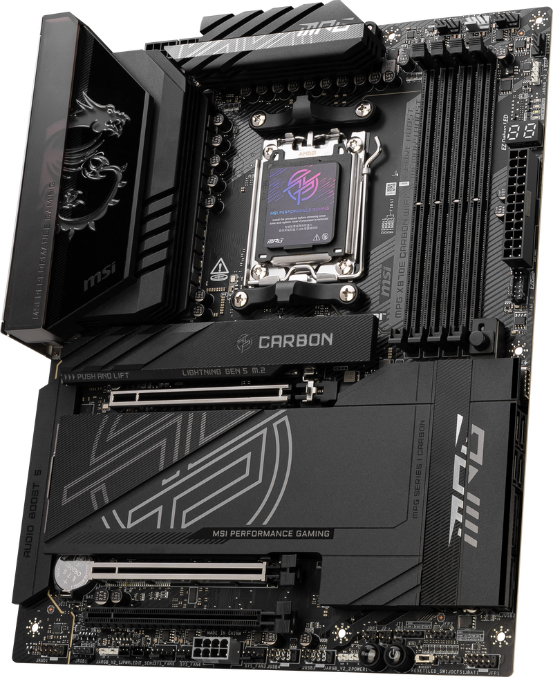 Nærbilde av USB-porter på MSI MPG X870E Carbon WiFi hovedkort