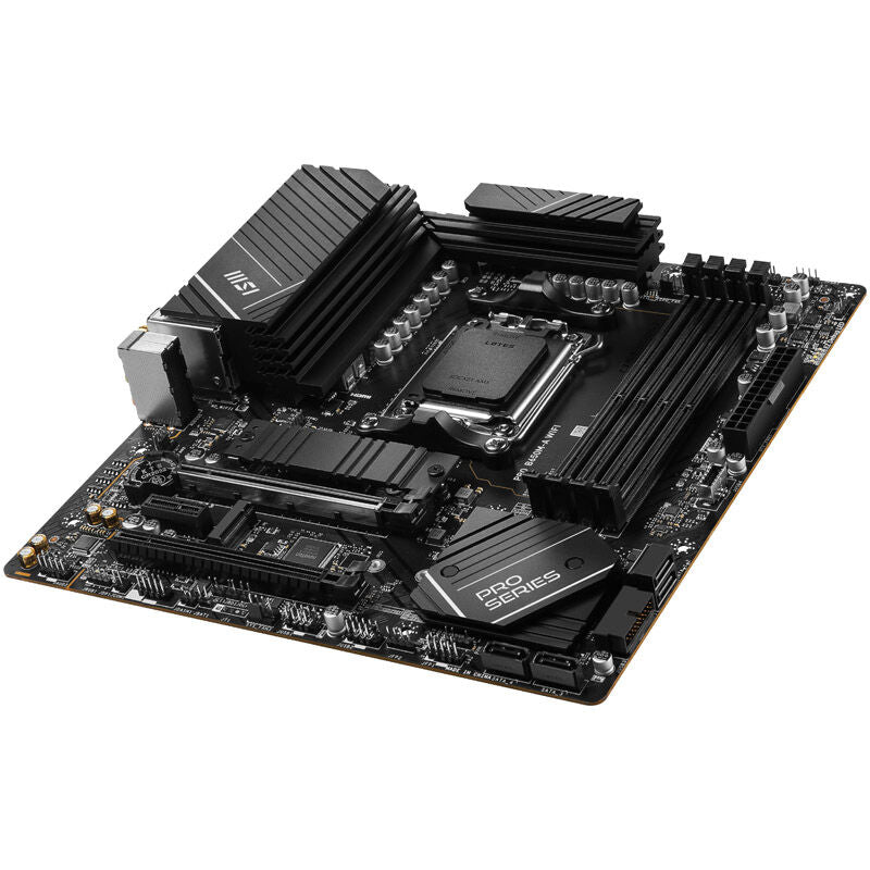 Nærbilde av MSI Pro B650M-A WiFi hovedkortets PCIe-spor