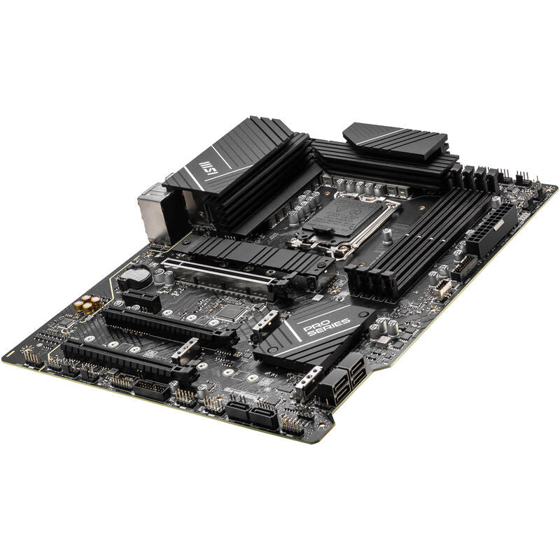 Nærbilde av MSI Pro Z790-P WiFi hovedkort minnespor
