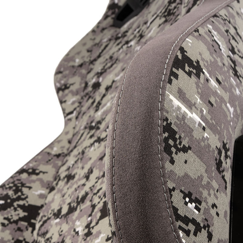 Nitro Concepts S300 gamingstol Urban Camo hjul nærbilde