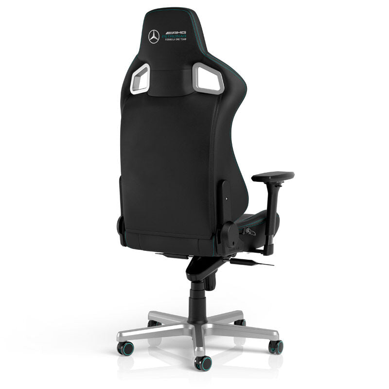 noblechairs EPIC gamingstol Mercedes-AMG Petronas F1 Edition montert i spillrom
