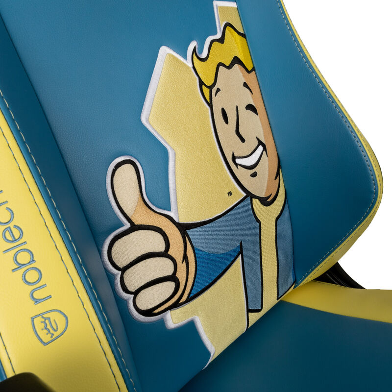 noblechairs HERO gamingstol Fallout Vault-Tec Edition blå ryggstøtte