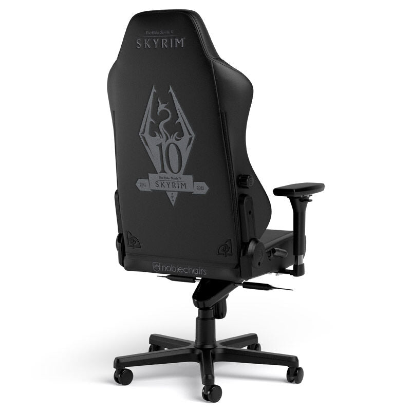noblechairs HERO gamingstol Skyrim 10th Anniversary Edition detalj av ryggstøtte