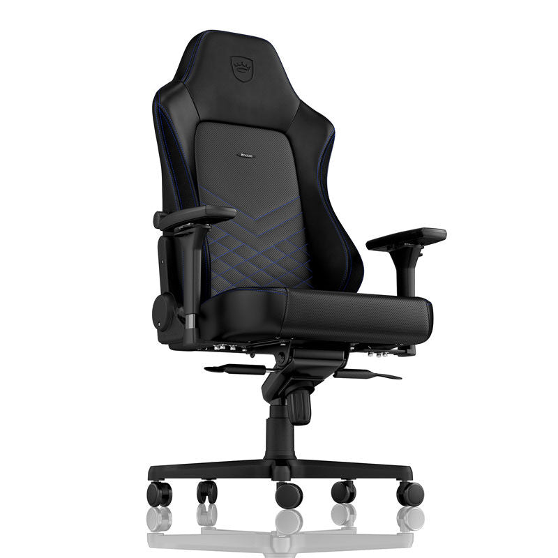 noblechairs HERO gamingstol svart/blå 4D armlener montert i gaming-oppsett