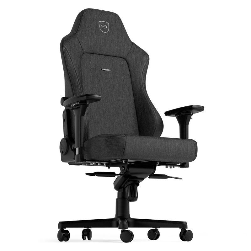 noblechairs HERO TX gamingstol stoff antrasitt montert i gamingoppsett