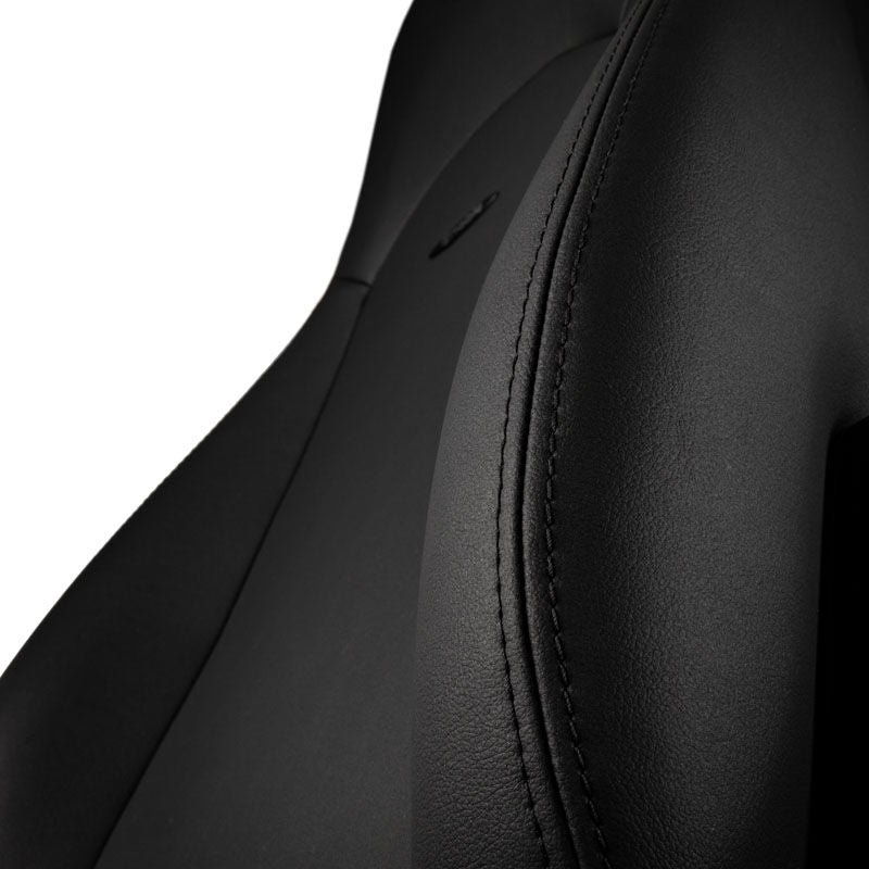 nærbilde av aluminium base på noblechairs ICON gamingstol Black Edition