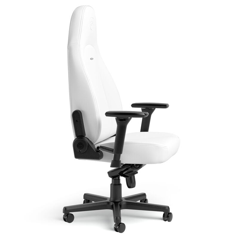 noblechairs ICON gamingstol White Edition hvit montert i gamingrom