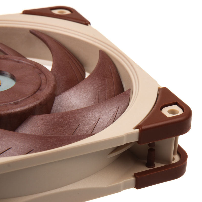 Noctua NF-A12x25 FLX vifte detalj av rotor