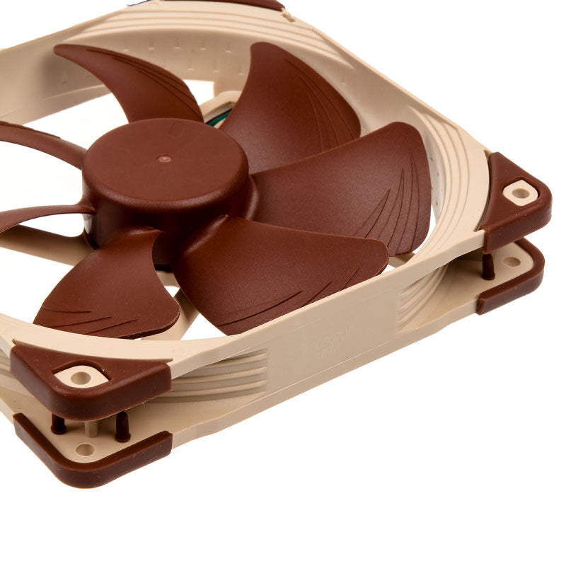 Noctua NF-A14 5V PWM vifte 140 mm 1500 RPM detalj av vifteblad