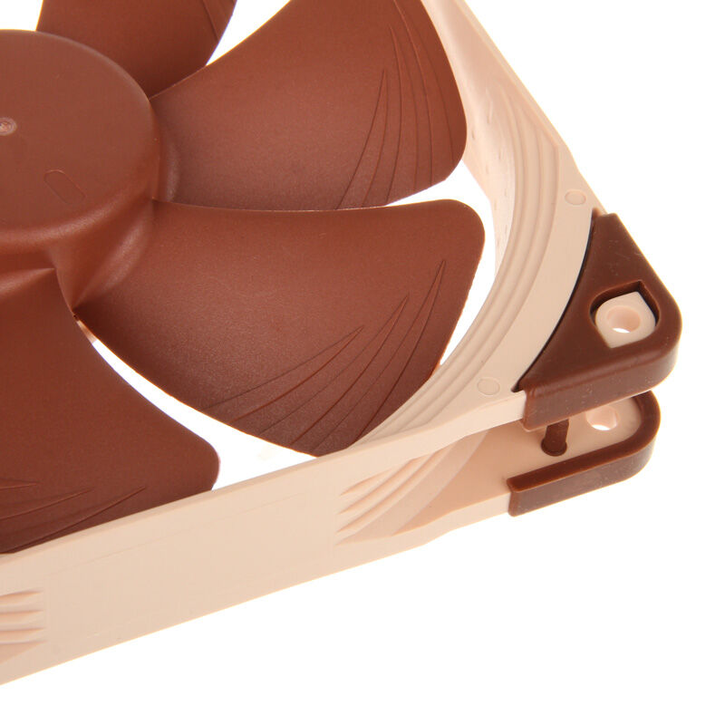 Noctua NF-A14 PWM vifte 140 mm stillegående detalj av vifteblad