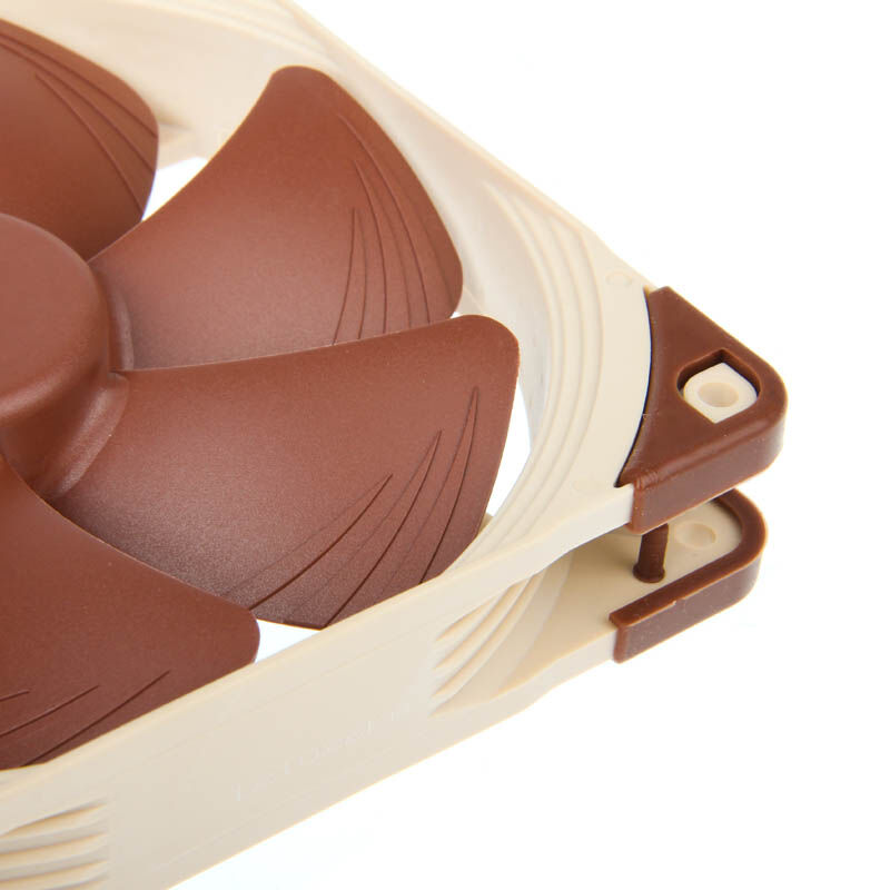 Noctua NF-A14 ULN vifte 140 mm detalj av vifteblader