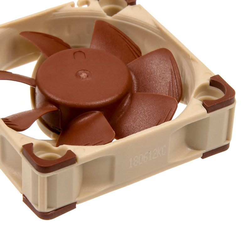 Noctua NF-A4x10 5V PWM vifte 40 mm detalj av rotorblader