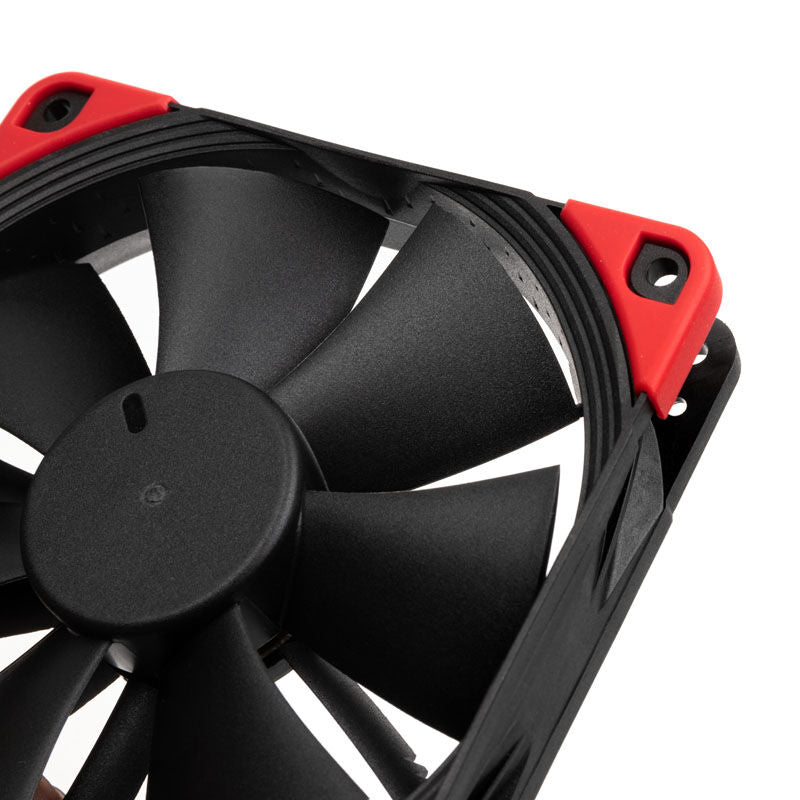 Noctua NF-F12 PWM chromax.black.swap vifte 120 mm svart detalj av vifteblader
