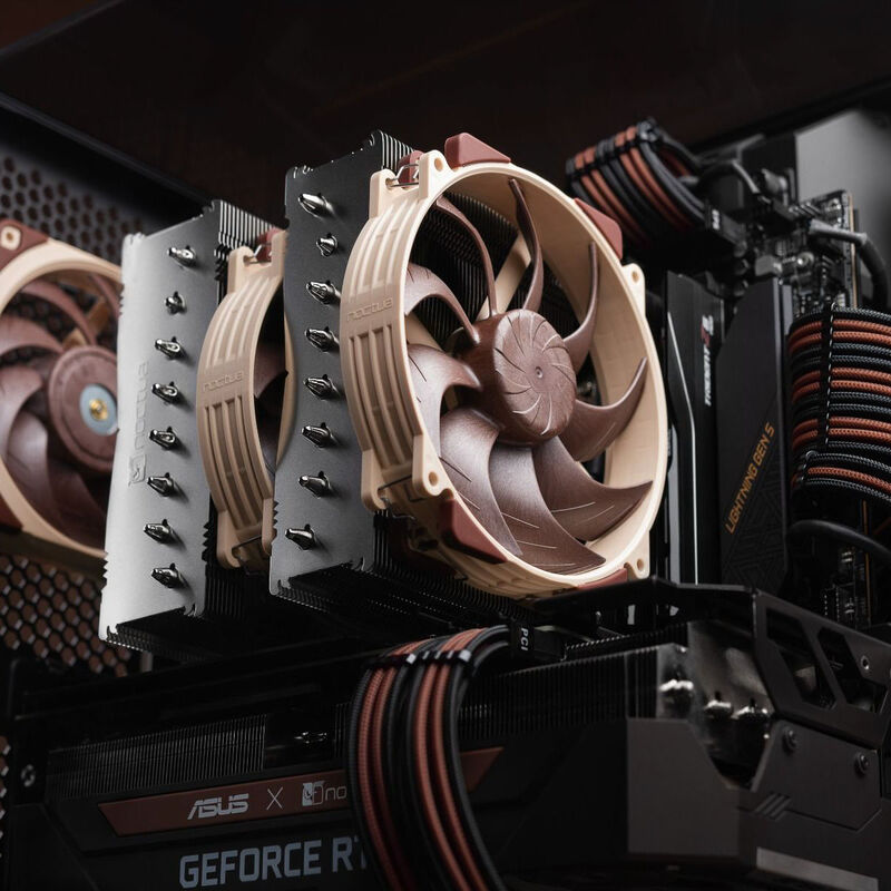 Montert Noctua NH-D15 G2 CPU-kjøler dobbelttårn i PC