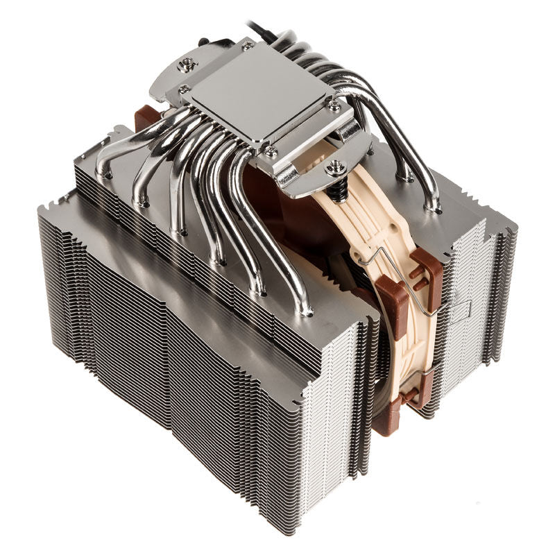 Nærbilde av Noctua NH-D15S CPU-kjøler heatpipes
