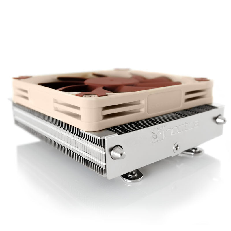 Montert Noctua NH-L9a-AM4 lavprofil CPU-kjøler i PC