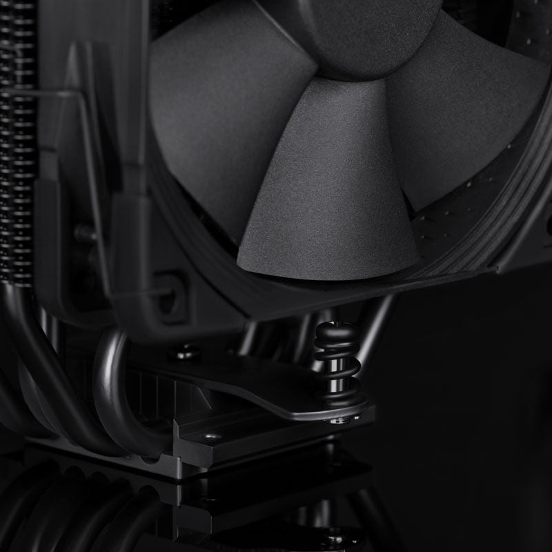 Nærbilde av vifte på Noctua NH-U12S chromax.black