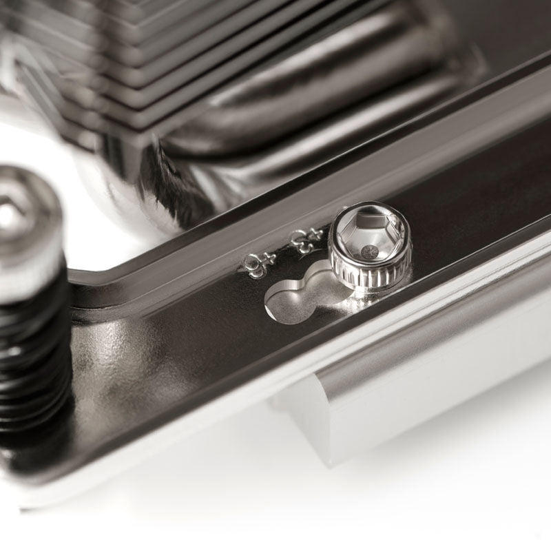 Detalj av vifte og heatpipes på Noctua NH-U14S TR4-SP3
