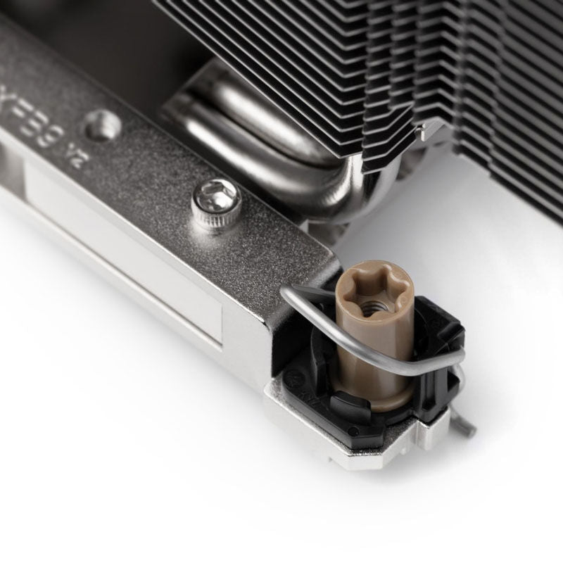 Montert Noctua NH-U9 DX-4677 CPU-kjøler i PC