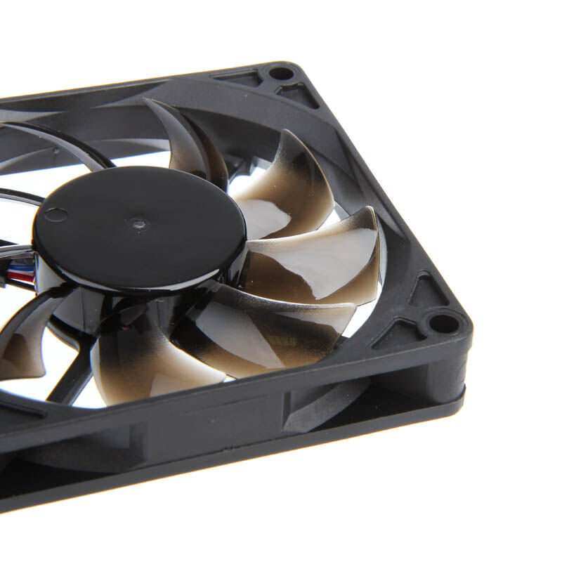 Detalj av Noiseblocker BlackSilent Pro PC-P vifte 80 mm PWM