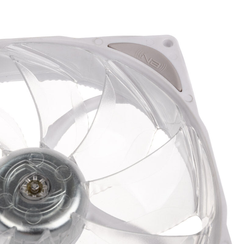 Nærbilde av rotorbladene på Noiseblocker NB-eLoop X B14-P ARGB PWM vifte 140 mm svart