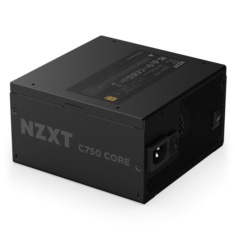 Detalj av NZXT C750 Core strømforsyning kabler