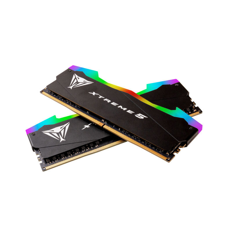 Nærbilde av kjøleribbe på Patriot Viper Gaming RGB XTREME 5 DDR5-7800 CL38 RAM 32 GB svart