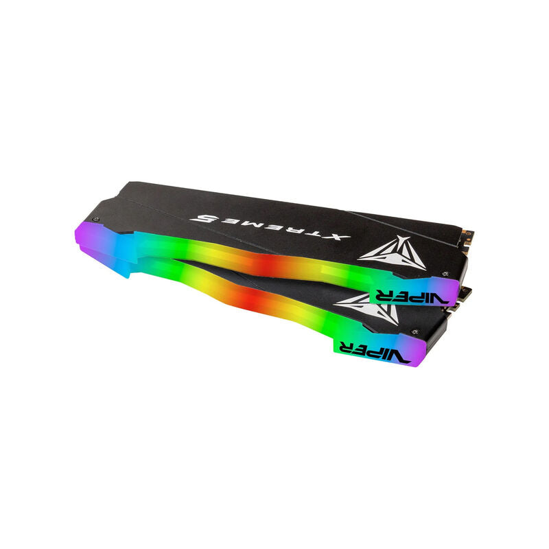 Nærbilde av RGB-belysning på Patriot Viper RGB XTREME 5 DDR5-7600 CL36 RAM