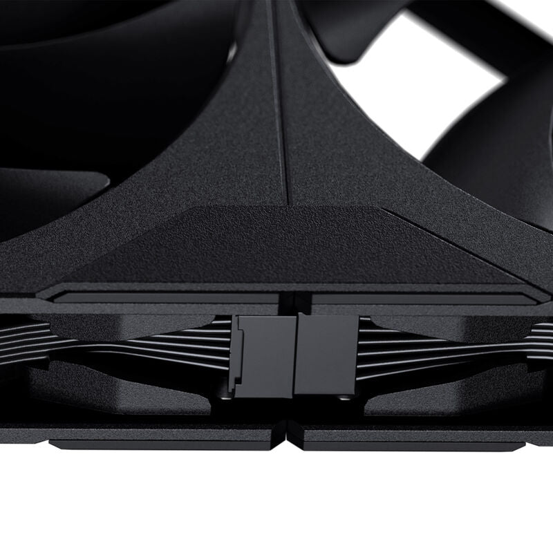 PHANTEKS M25 Gen2 PWM vifte 120 mm 3-pakk svart installert i gaming-PC