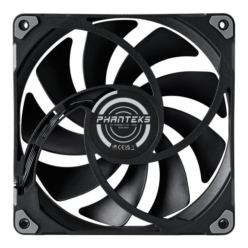 PHANTEKS M25 PWM vifte 3-pakning 140 mm svart montert