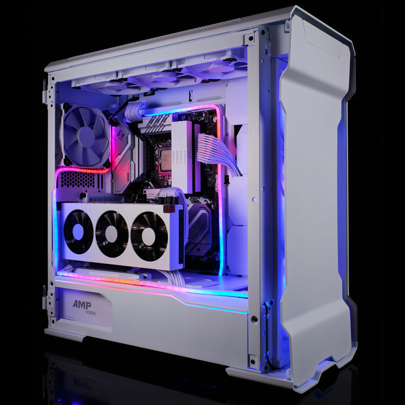 PHANTEKS Neon Digital RGB LED-strip montert i gaming-PC
