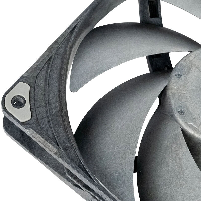 Phanteks T30 PWM 140 mm vifte 3-pack svart vifteblad detalj