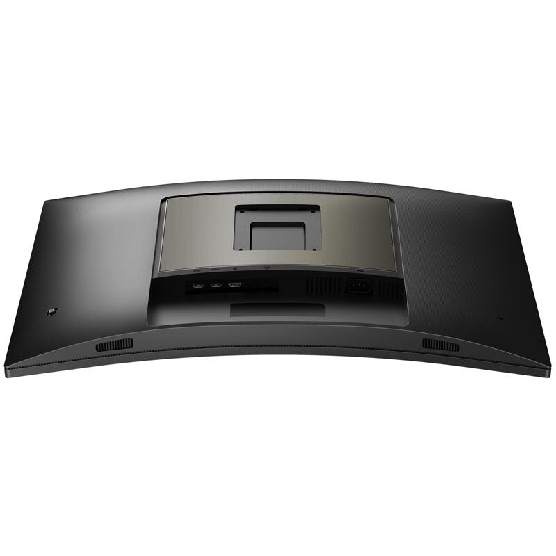 Philips Evnia 5000 32M1C5200W gamingskjerm i bruk med spill