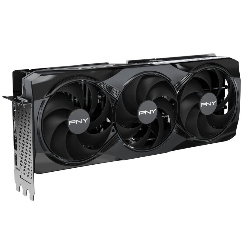 PNY GeForce RTX 5080 OC grafikkort nærbilde av tilkoblinger