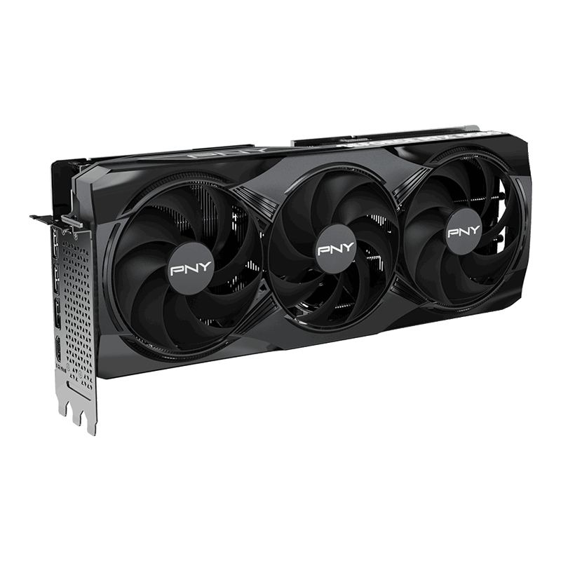 Nærbilde av PNY GeForce RTX 5080 Triple Fan grafikkort kjølesystem