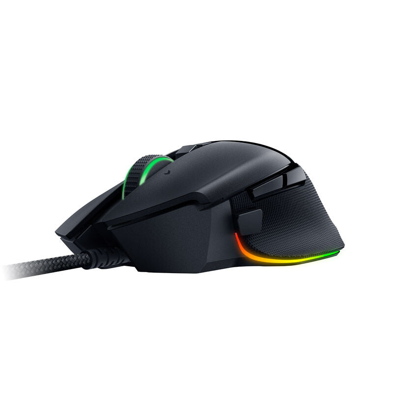 Montert Razer Basilisk V3 kablet gamingmus på gamingbord