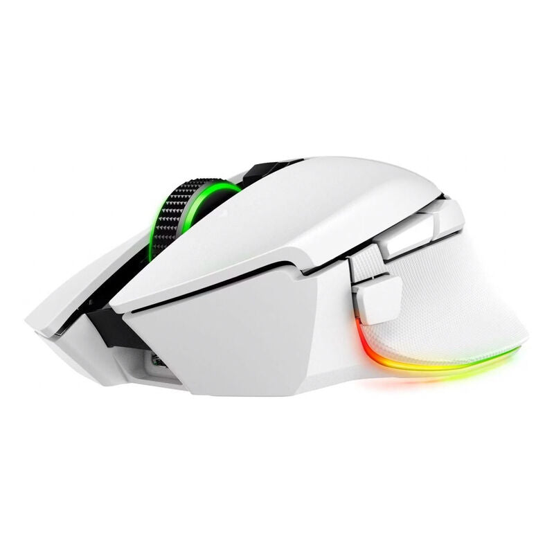 Razer Basilisk V3 Pro 35K trådløs gamingmus RGB hvit montert på gamingbord