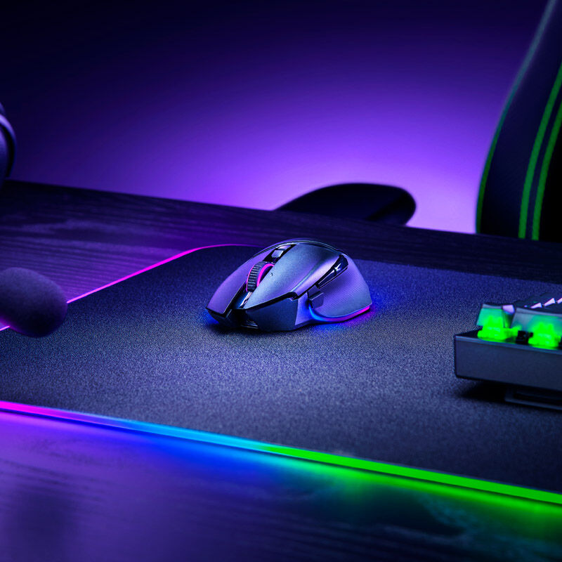 Razer Basilisk V3 Pro gamingmus 30K DPI RGB svart USB Type-C kabel