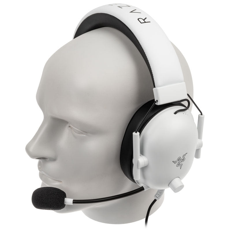 Razer BlackShark V2 X gamingheadset kablet hvit montert på hode
