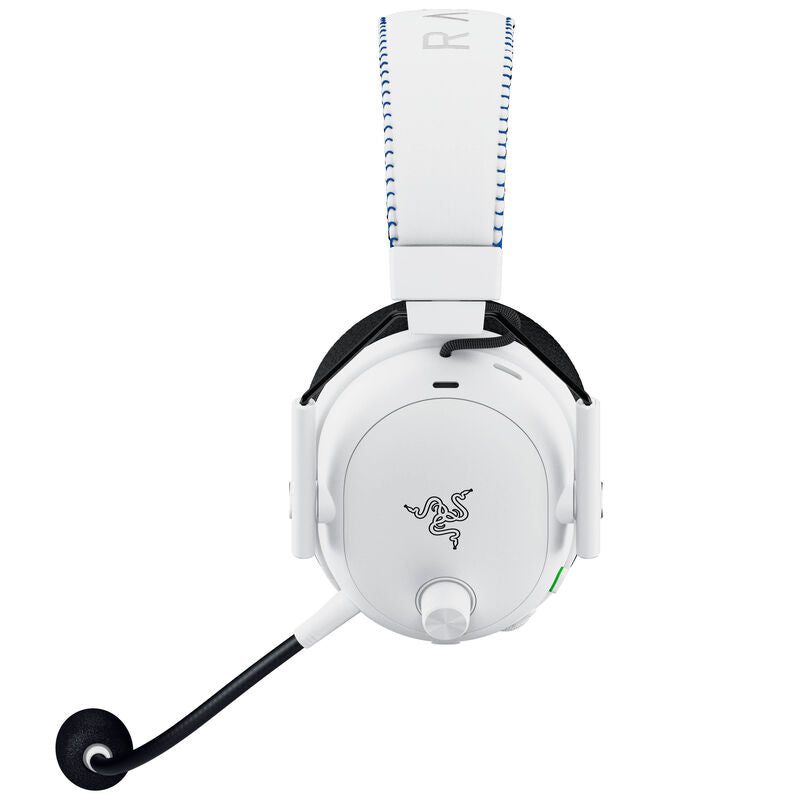 Razer BlackShark V3 Pro trådløst gamingheadset for PlayStation hvit montert på spillstasjon
