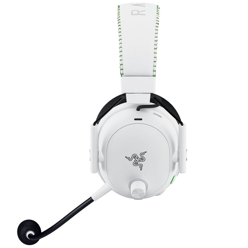 Nærbilde av Razer BlackShark V3 Pro trådløst gamingheadset for Xbox svart øreklokker