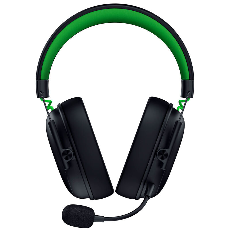 Razer BlackShark V3 X HyperSpeed gamingheadset for Xbox svart montert på Xbox-konsoll