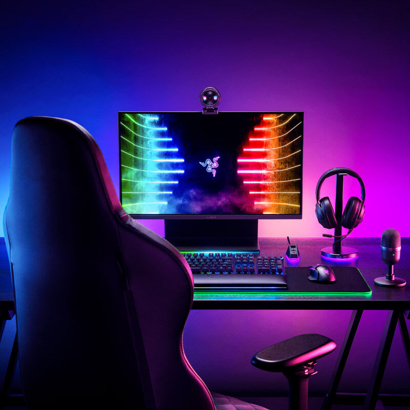 Razer Chroma Light Strip Expansion Kit montert på gaming-setup