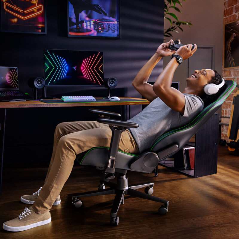 Razer Enki gamingstol svart grønn hodestøtte detalj
